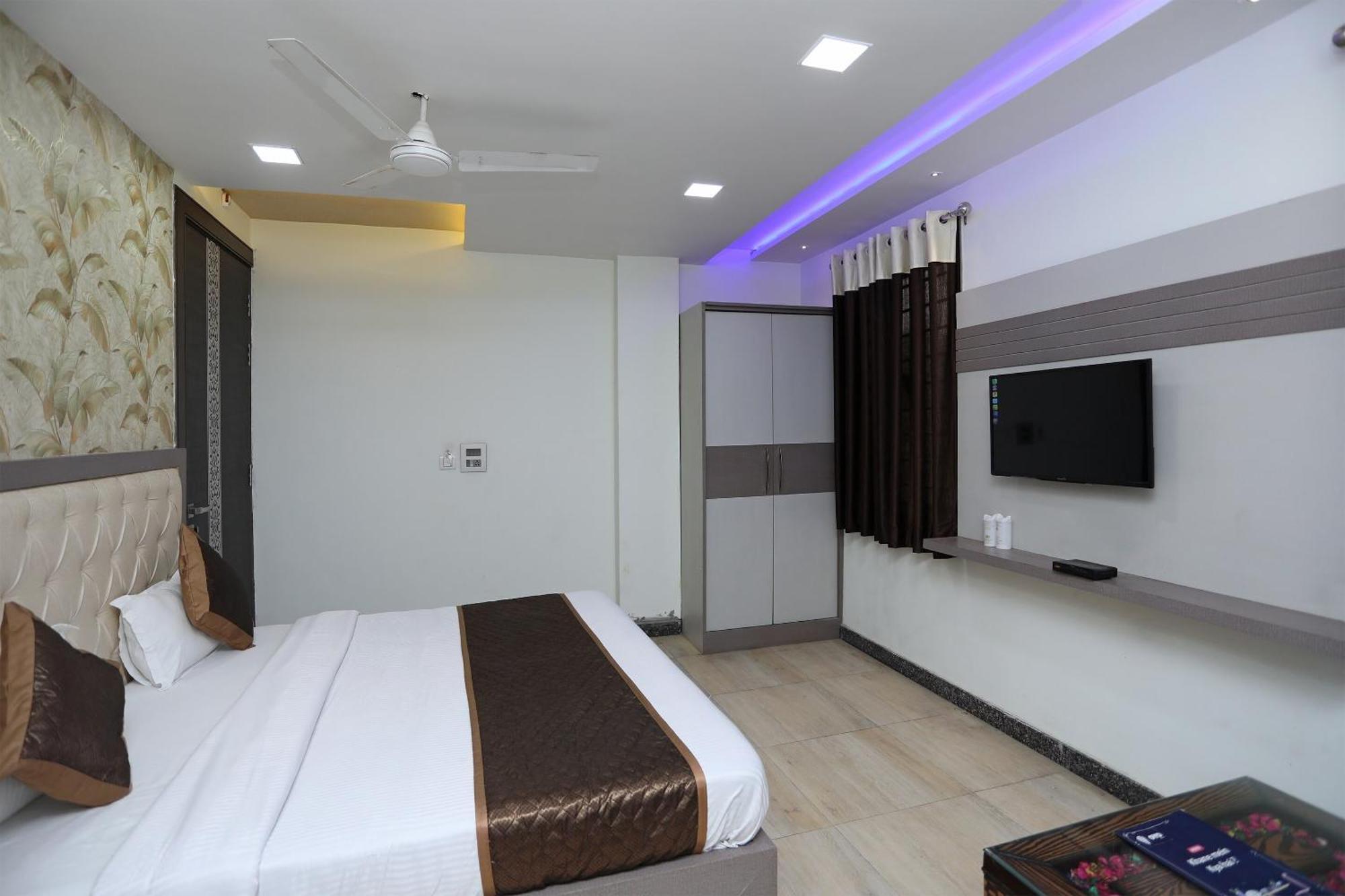Oyo Hotel Vaishnavi Heritage Inn Агра Екстер'єр фото