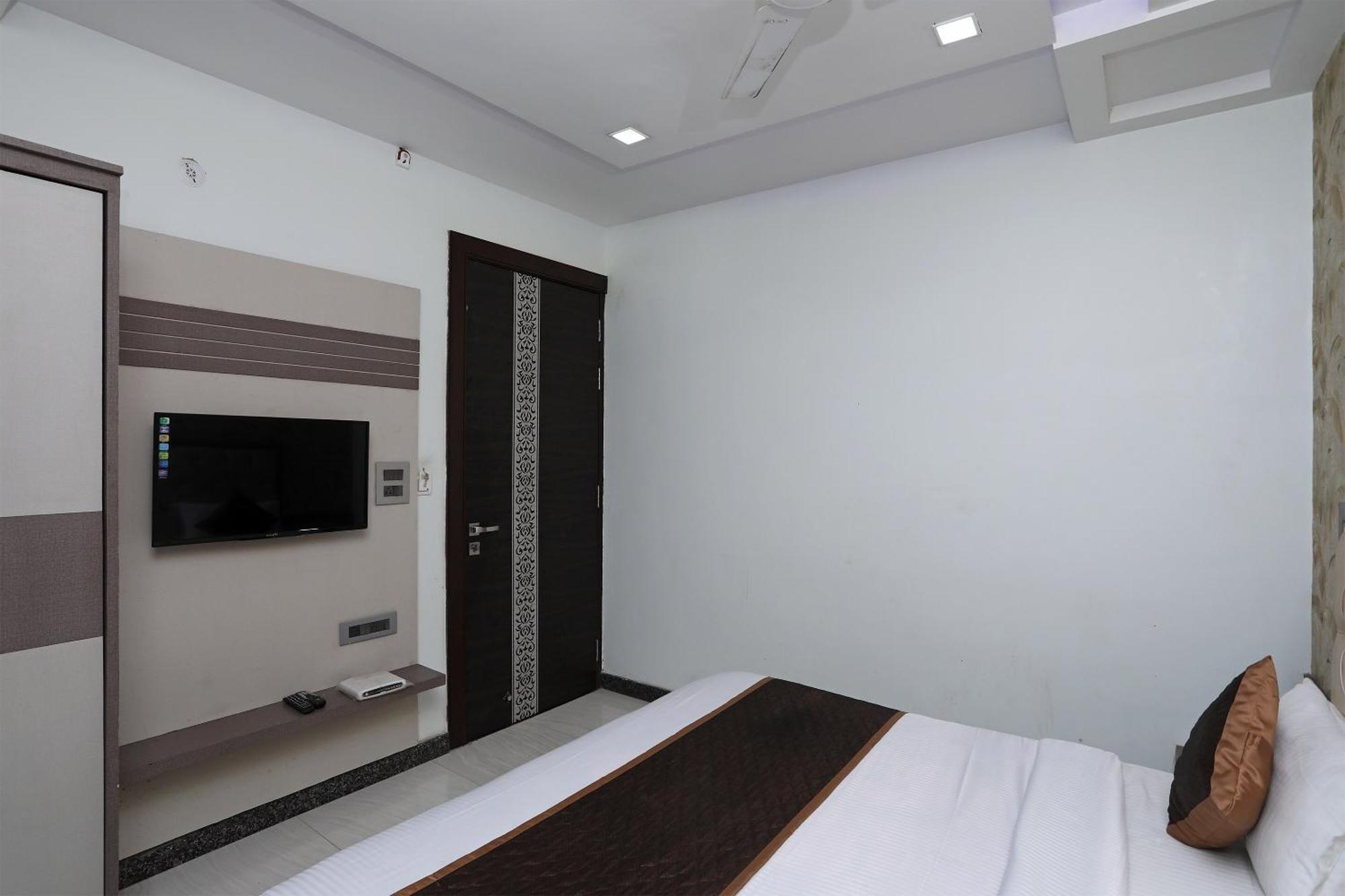 Oyo Hotel Vaishnavi Heritage Inn Агра Екстер'єр фото
