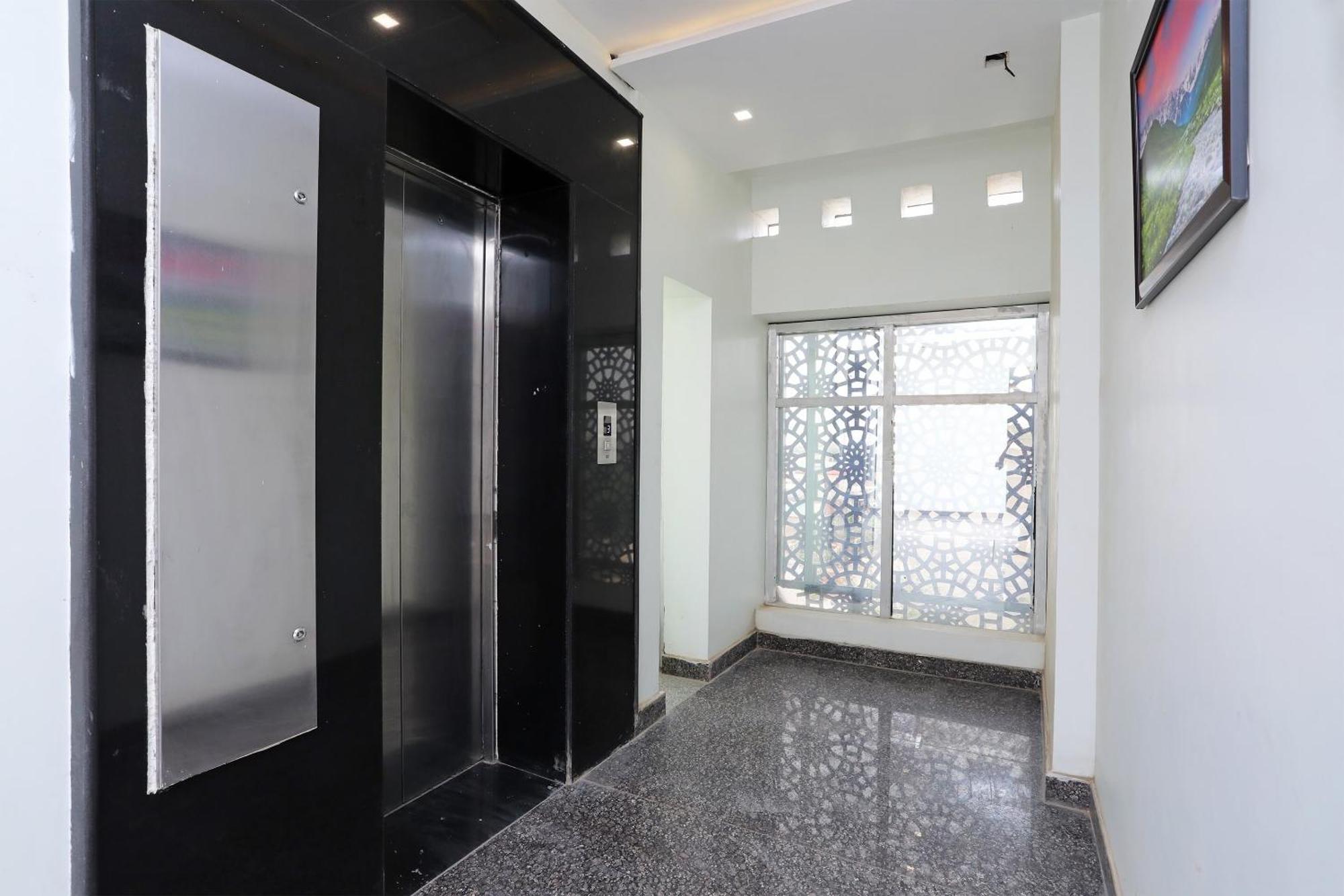 Oyo Hotel Vaishnavi Heritage Inn Агра Екстер'єр фото
