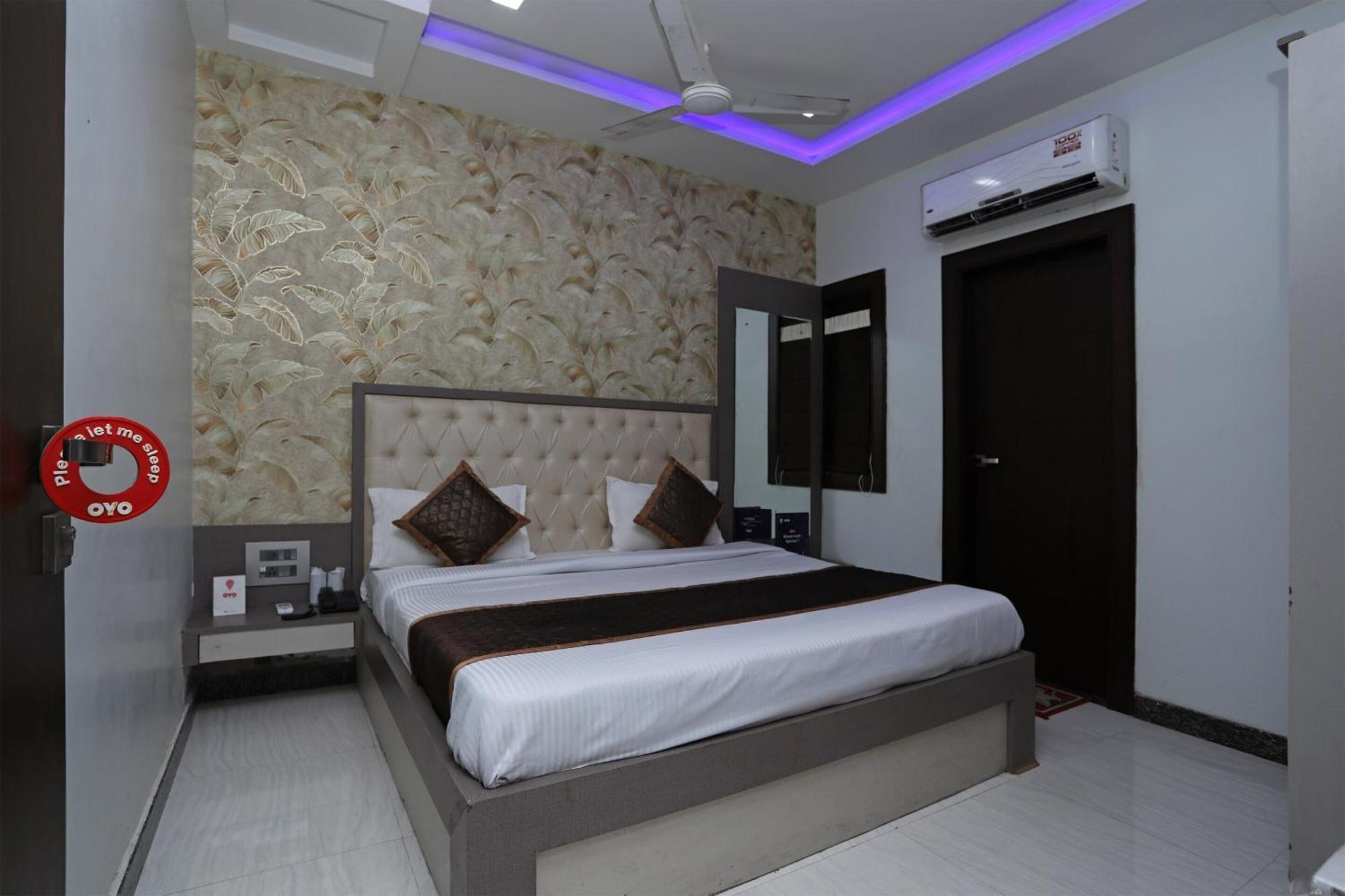 Oyo Hotel Vaishnavi Heritage Inn Агра Екстер'єр фото