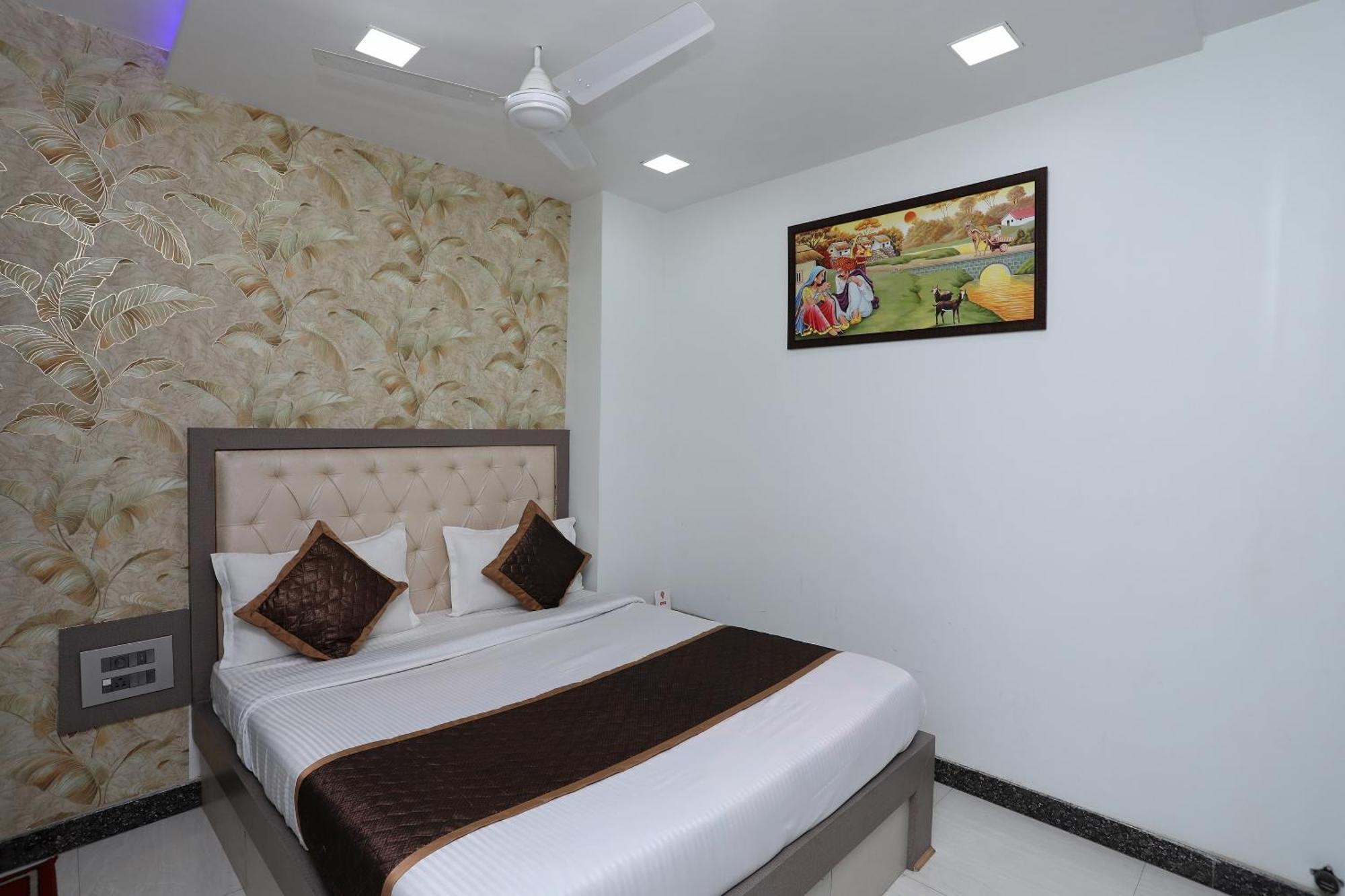 Oyo Hotel Vaishnavi Heritage Inn Агра Екстер'єр фото